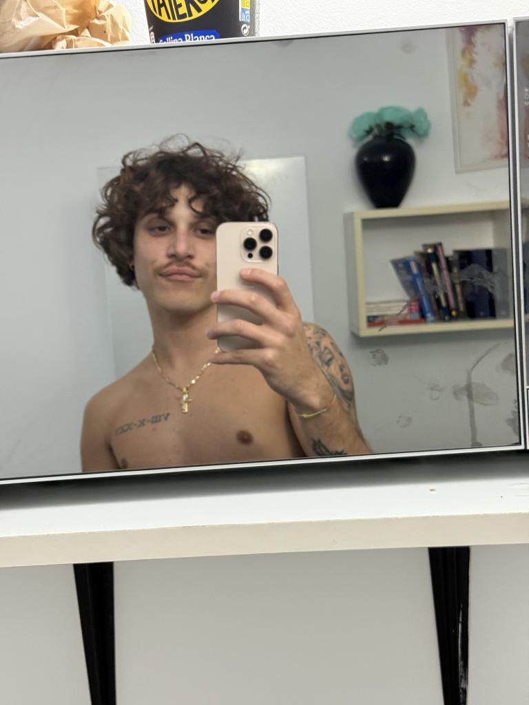 Chico busca chica en Málaga: 