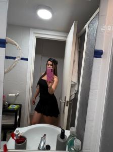 631192419: Chica busca chico en Barcelona