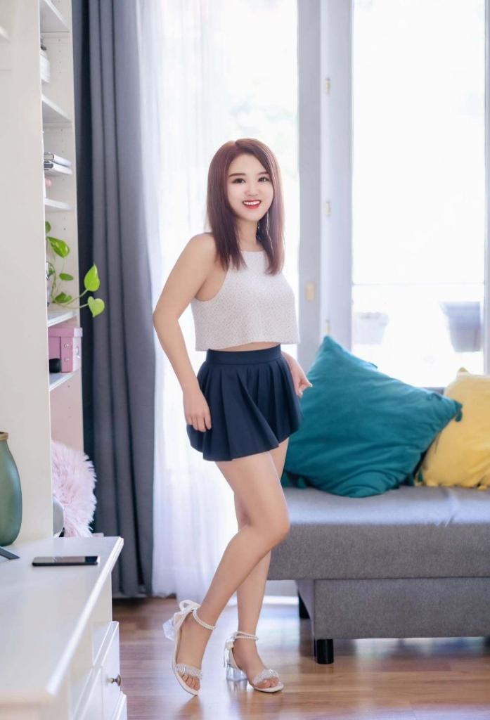 632095215: Chica busca chico en Gerona