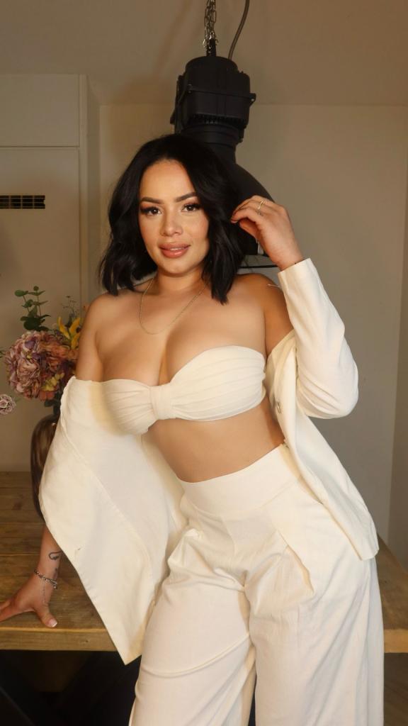 Chica busca chico en Menorca: 