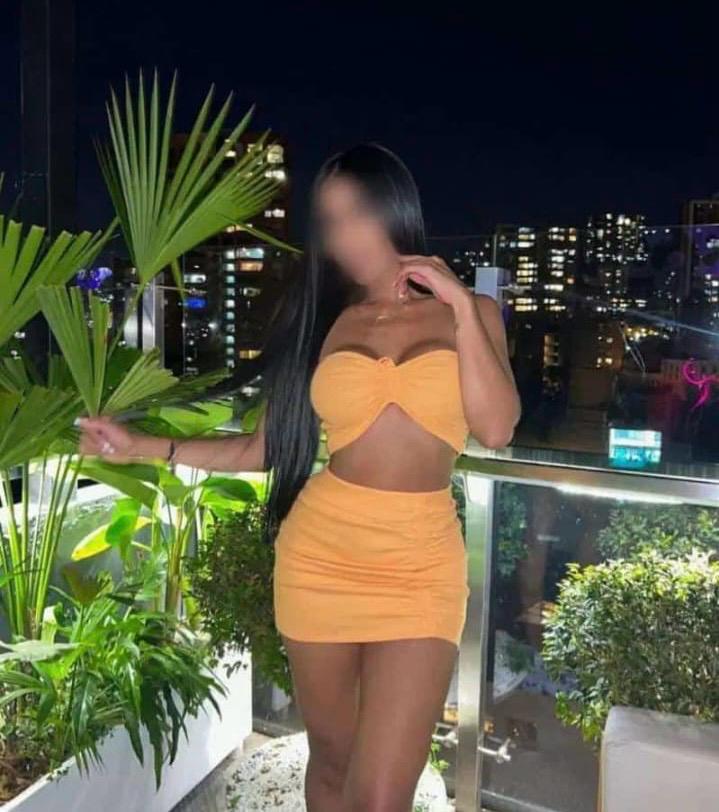 Chica busca chico en La Coruña: Chica busca chico