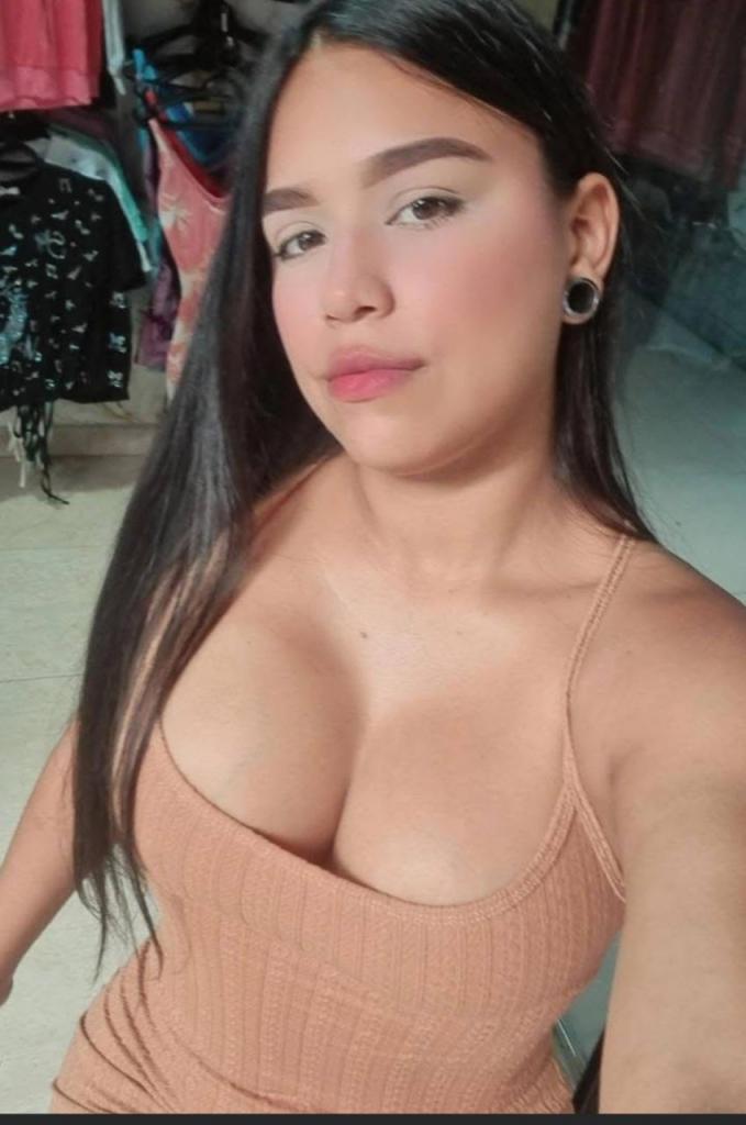 633526861: Chica busca chico en Sevilla