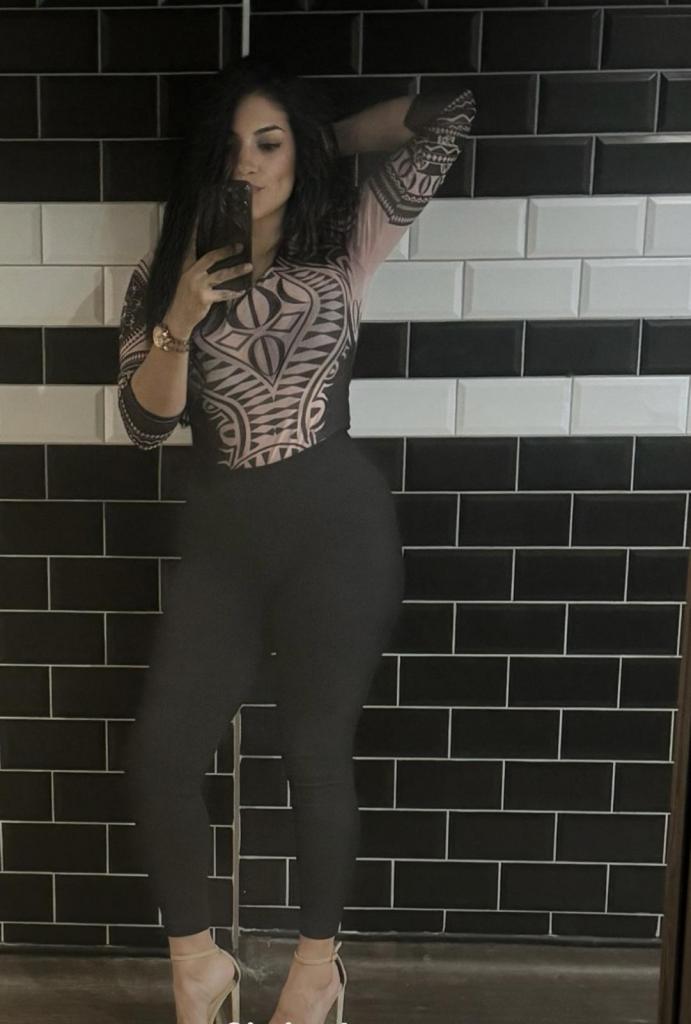 Chica busca chico en Cádiz: 