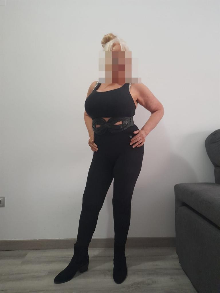 Chica busca chico en Almería: 