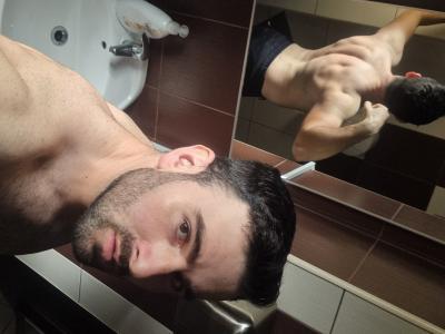 643945103: Chico busca chica en Madrid