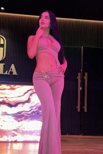 672701708: Chica busca chico en Barcelona