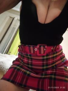 672176303: Chica busca chico en Murcia