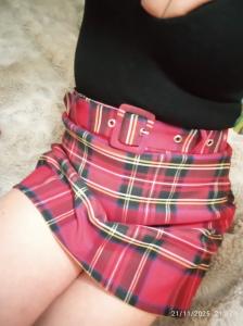 672176303: Chica busca chico en Murcia