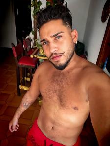 602496039: Chico busca chica en Ibiza