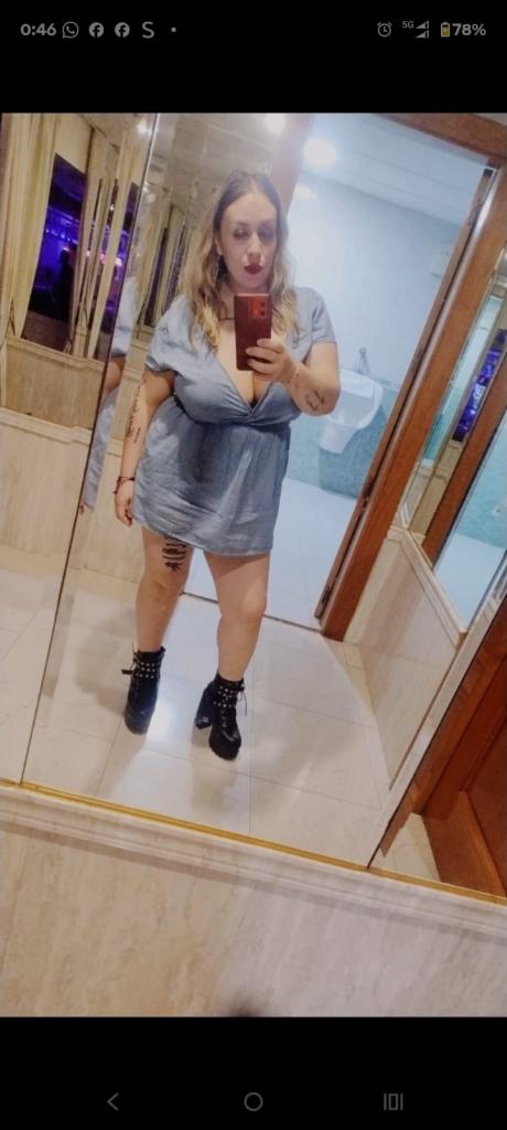 Chica busca chico en Huelva: 