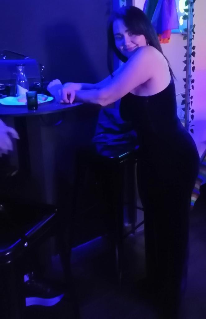 Chica busca chico en Granada: 