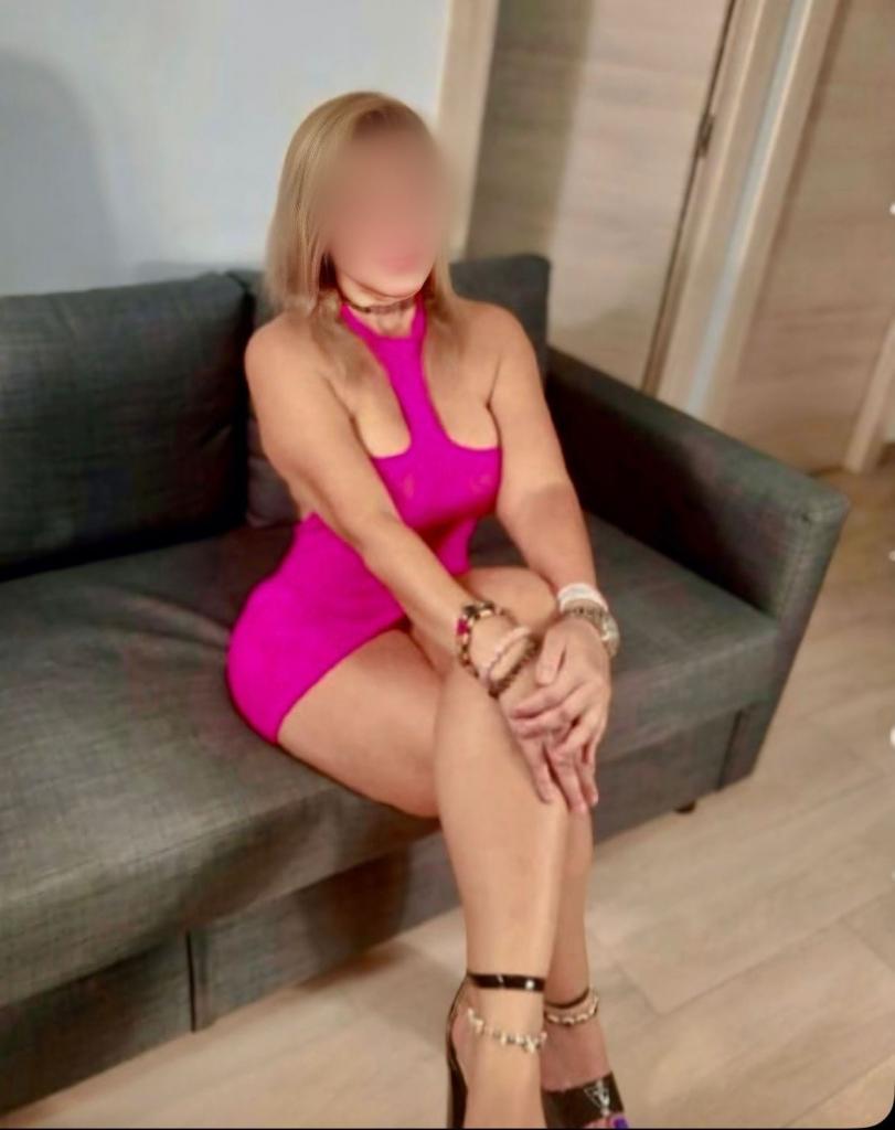 Chica busca chico en Almería: 