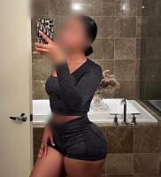 631398935: Chica busca chico en Barcelona