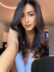 672317197: Transexual en León