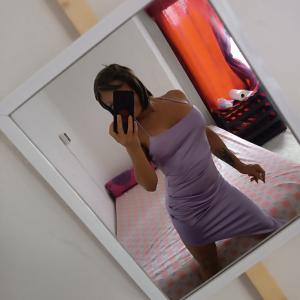 643864468: Chica busca chico en Barcelona