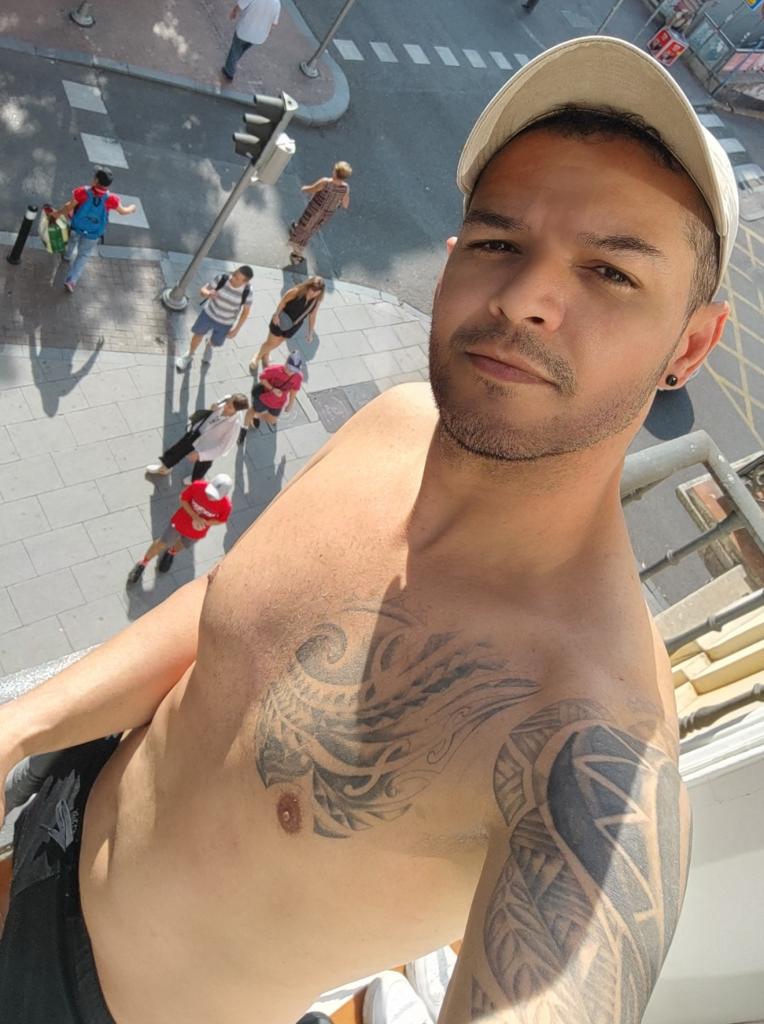 Chico busca chica en Pontevedra: 