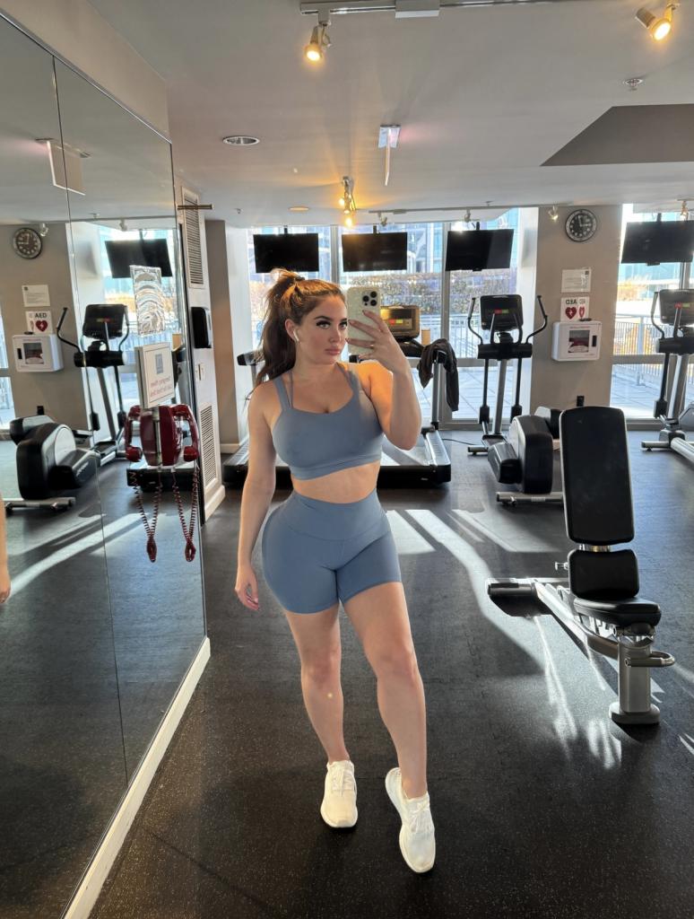 Chica busca chico en Almería: 