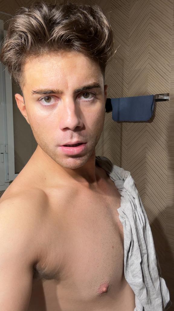 Chico busca chica en Sevilla: 