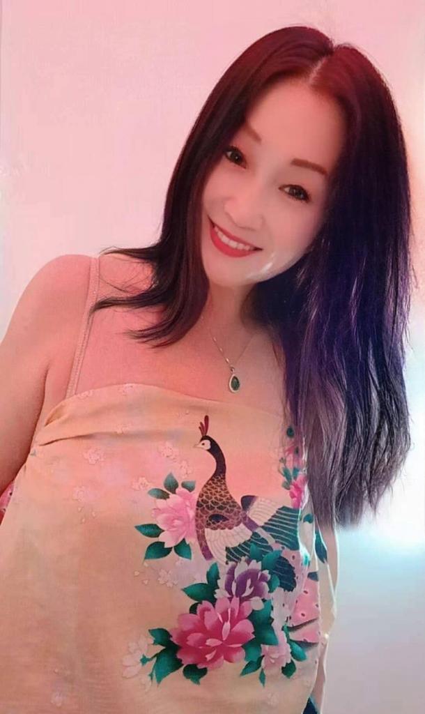 607892753: Chica busca chico en Barcelona