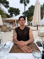 689773392: Chico busca chica en Barcelona