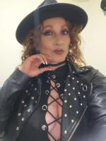 631132952: Chica busca chico en Barcelona