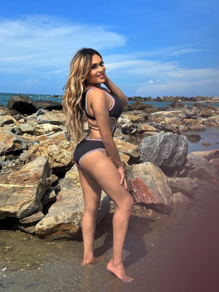 671153247: Transexual en Las Palmas