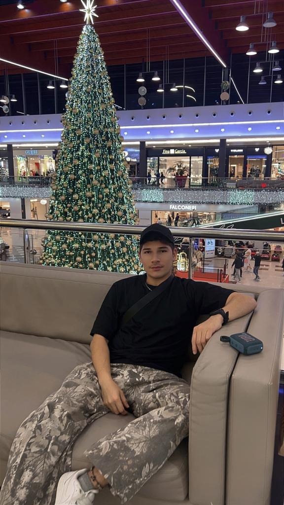 Chico busca chica en Málaga: 