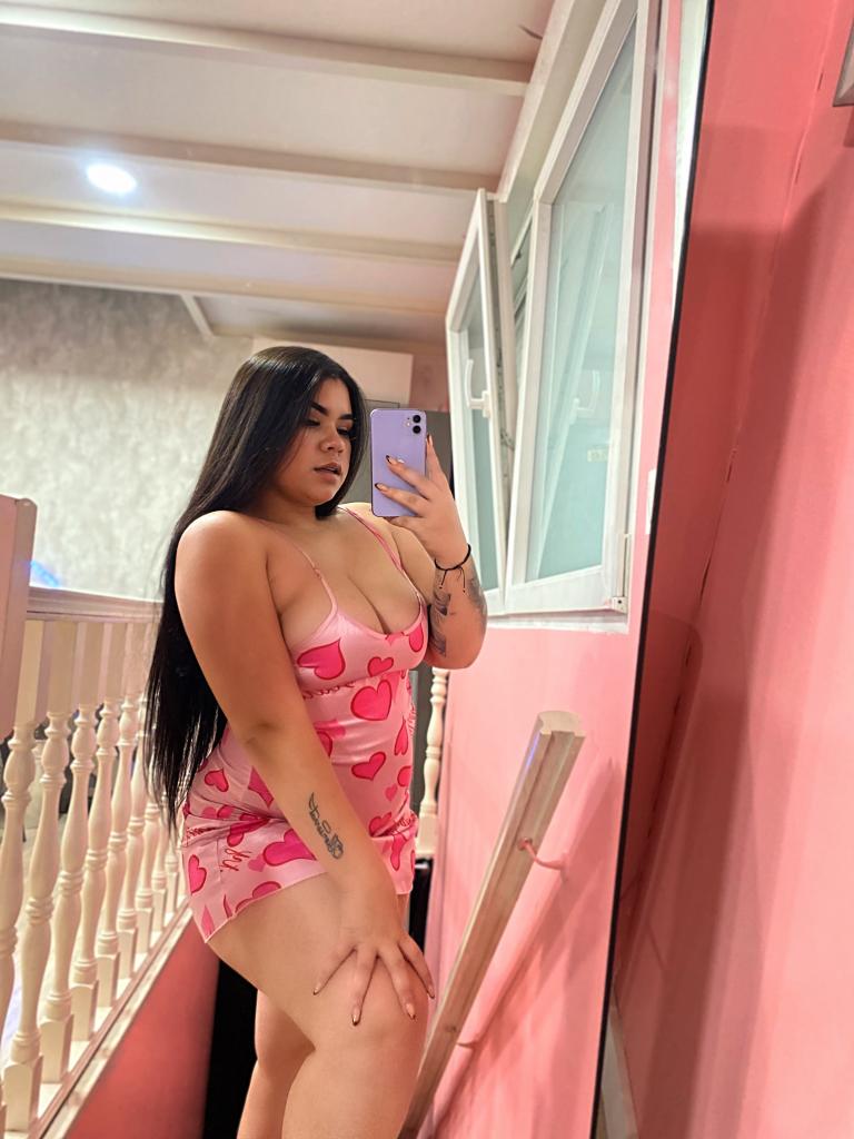 697752729: Chica busca chico en Madrid