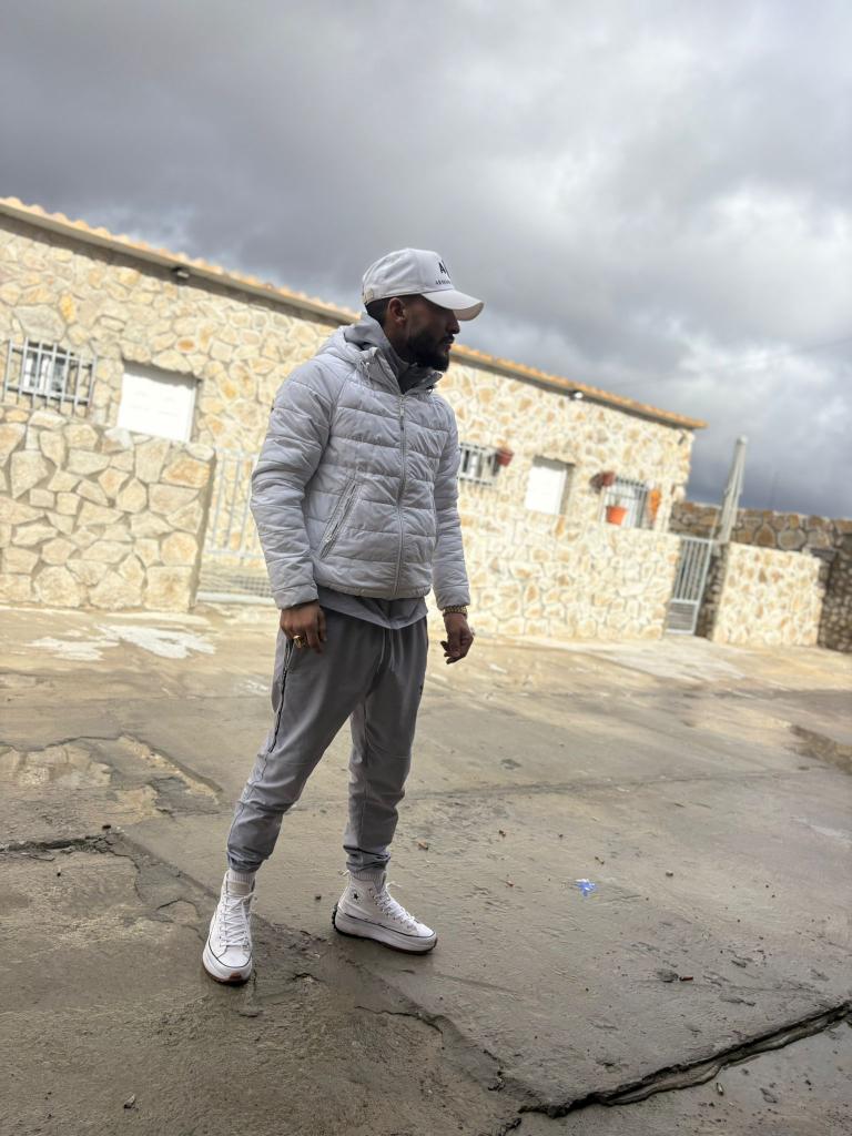 633376662: Chico busca chica en Cádiz