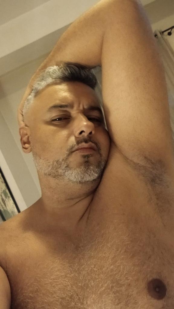 614076474: Chico busca chica en Granada