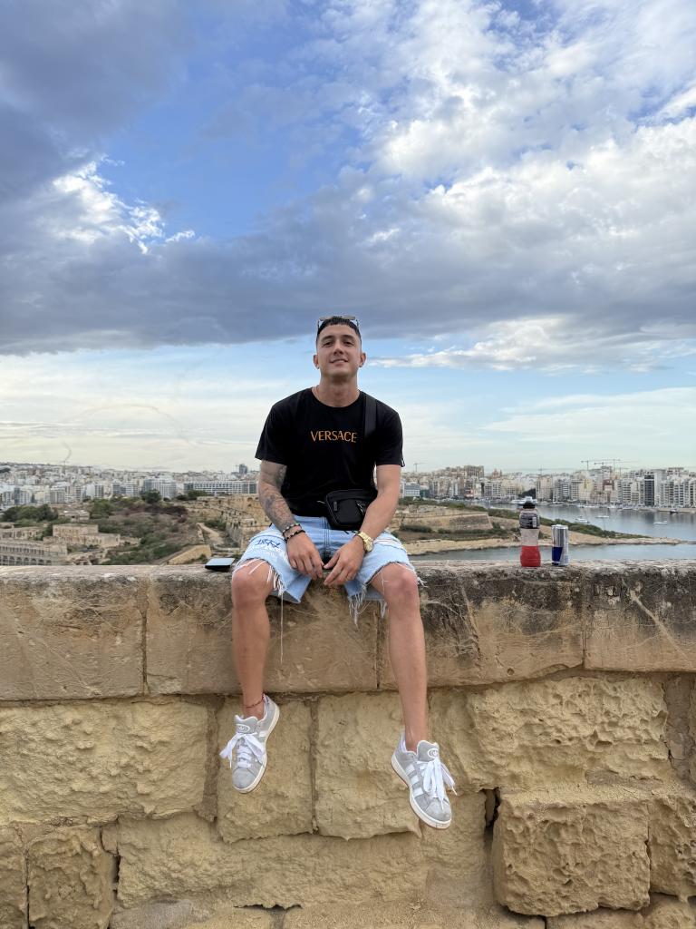 Chico busca chica en Mallorca: 