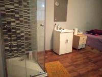 688159488: Chica busca chico en Barcelona