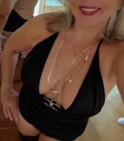 697685515: Chica busca chico en Gerona