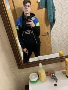 642339869: Chico busca chica en Barcelona