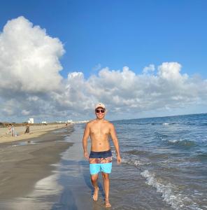 Chico busca chica en Sevilla: 