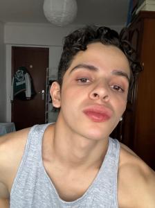 613850779: Chico busca chica en Madrid