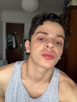 613850779: Chico busca chica en Madrid