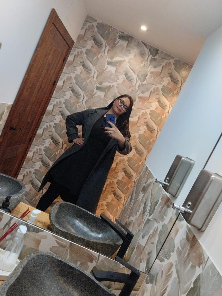 Chica busca chico en Málaga: Chica busca chico