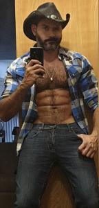 Chico busca chica en Málaga: 