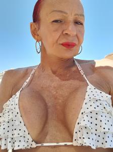 688358487: Chica busca chico en Valencia