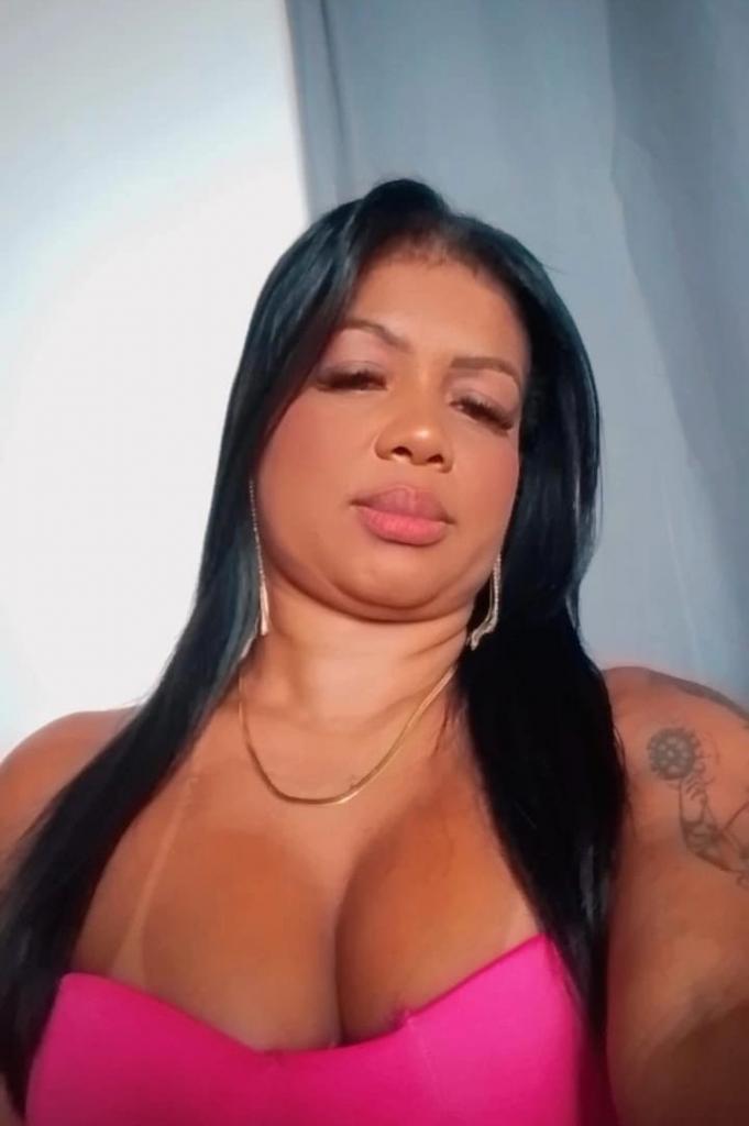 615230249: Chica busca chico en Sevilla