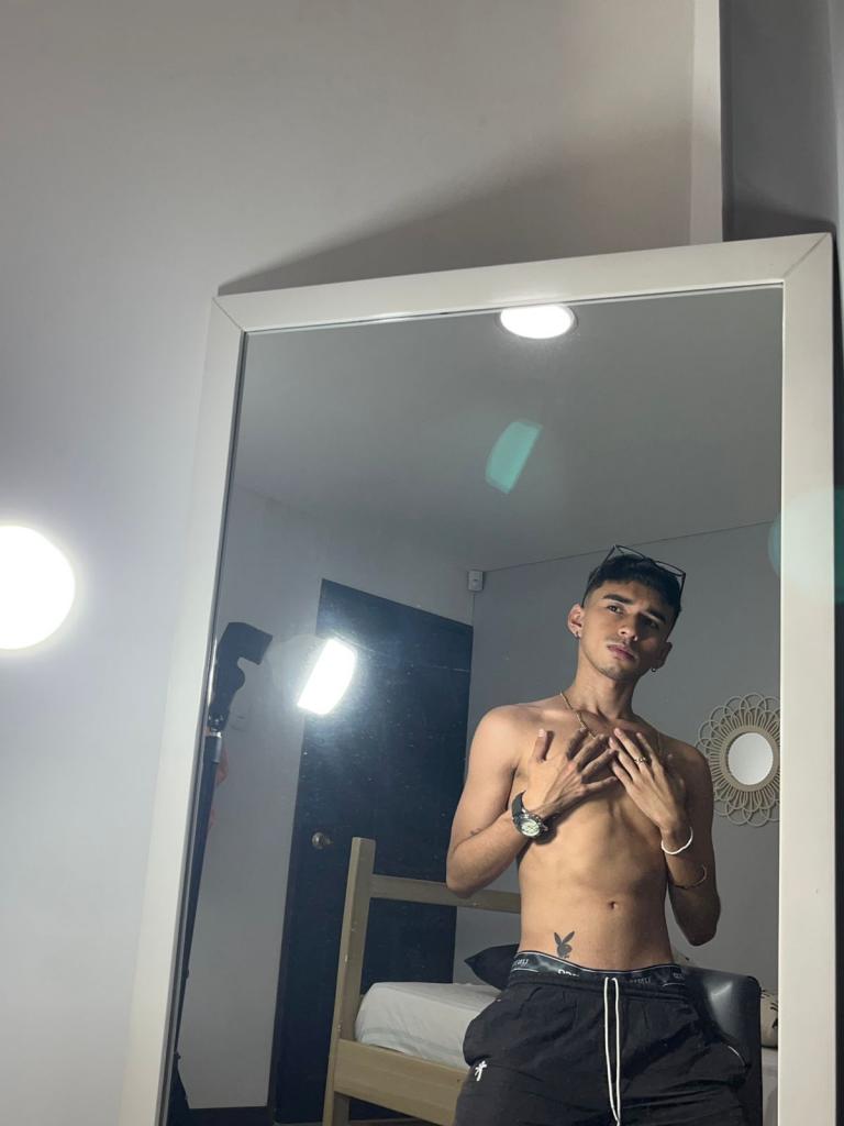 742063903: Chico busca chica en Alicante