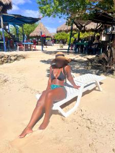 647279145: Chica busca chico en Alicante