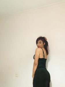 664277317: Chica busca chico en Ibiza