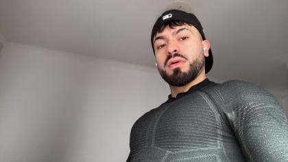 687356495: Chico busca chica en Valencia