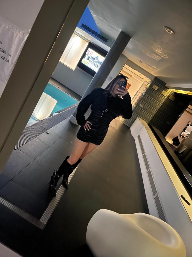 Chica busca chico en Almería: 