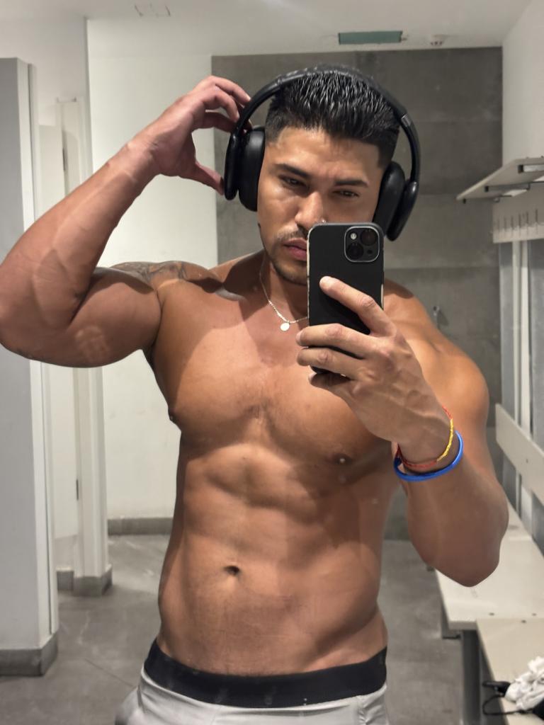 610422726: Chico busca chica en La Coruña