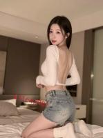 631643981: Chica busca chico en Barcelona