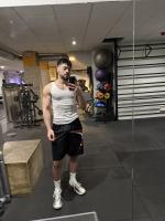 687356495: Chico busca chica en Valencia