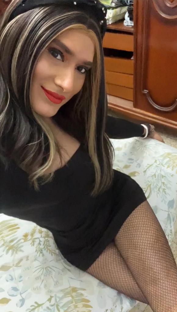 617417935: Chica busca chico en Madrid